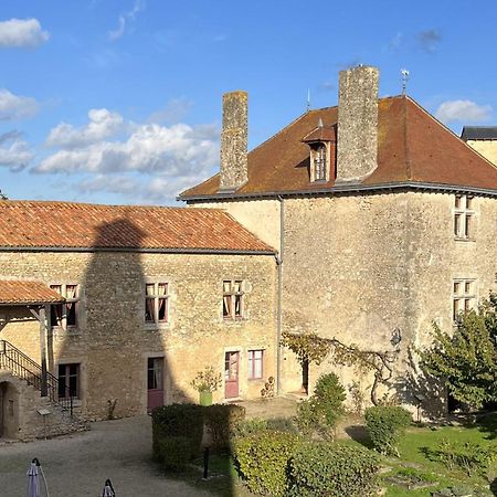 Le Vieux Chateau Airvault Eksteriør billede