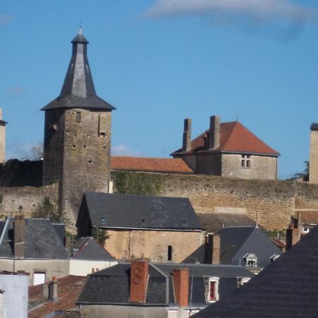 Le Vieux Chateau Airvault Eksteriør billede