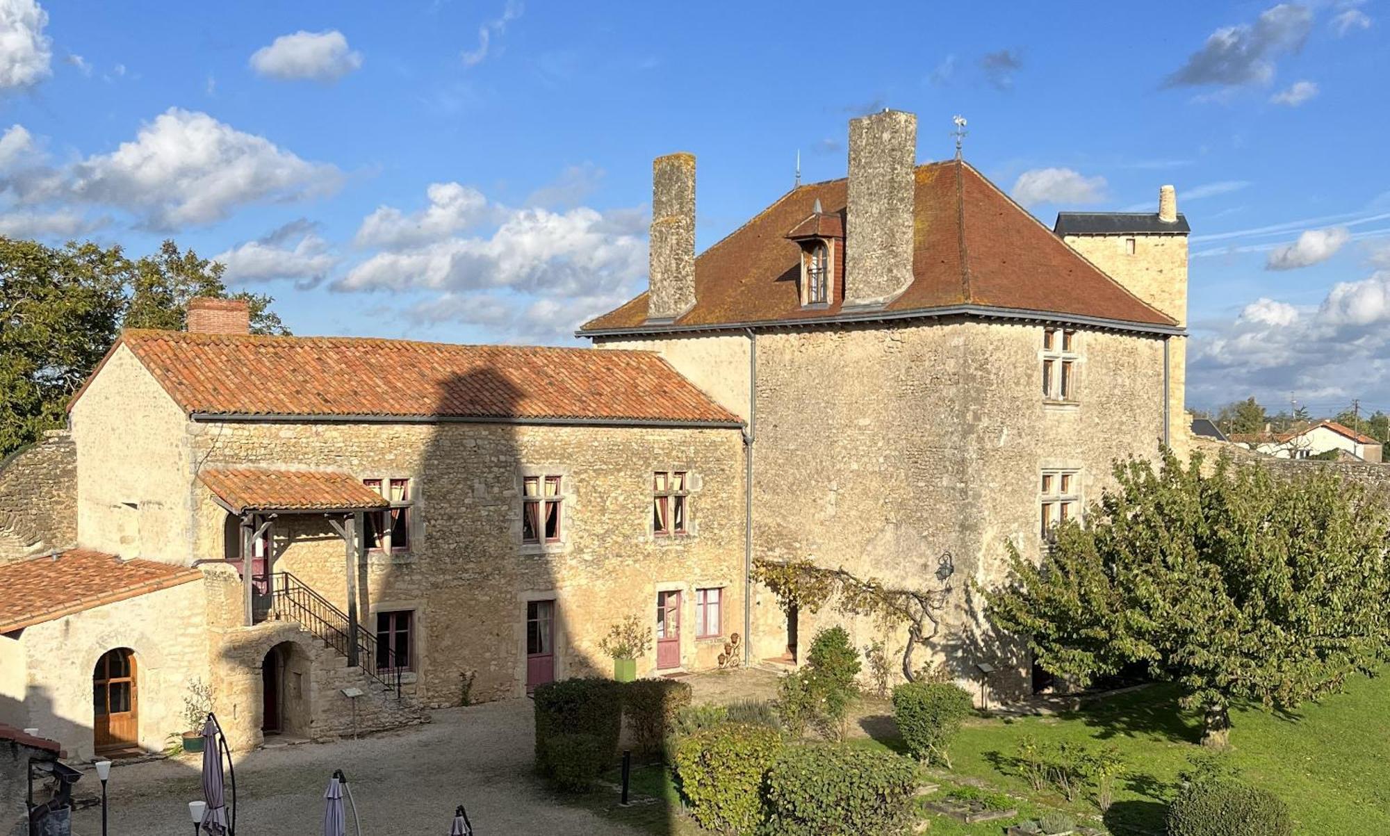 Le Vieux Chateau Airvault Eksteriør billede