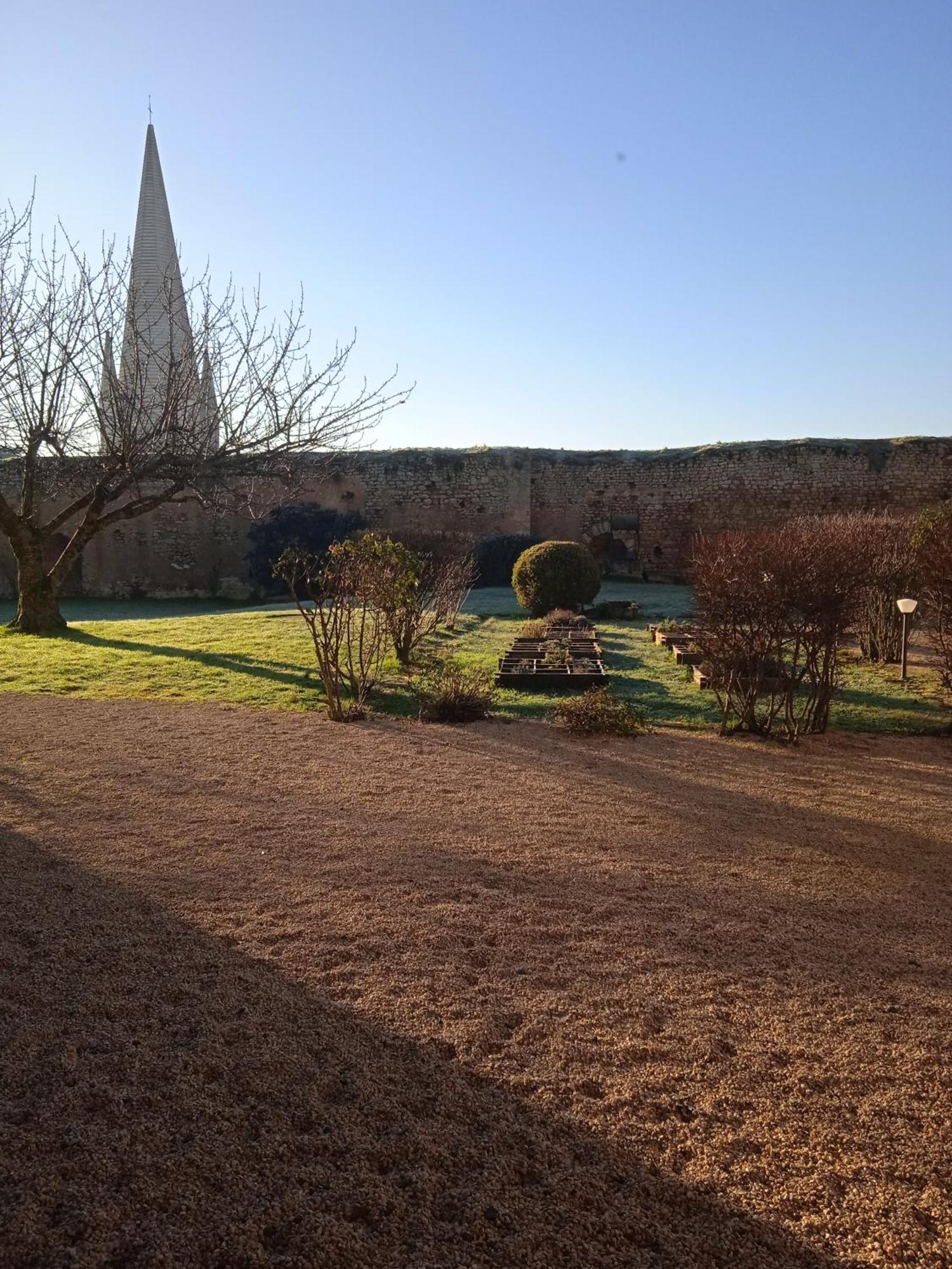Le Vieux Chateau Airvault Eksteriør billede